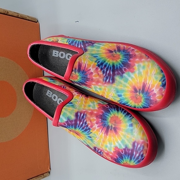 NIB Bogs Patch Clog Tie Dye size 7 - Picture 1 of 7